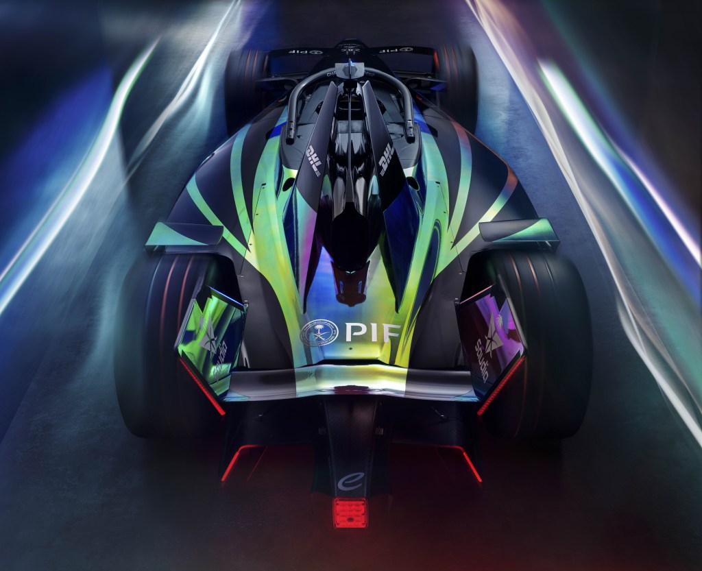 LA FÓRMULA E Y LA FIA PRESENTAN EL AUTO DE CARRERAS GEN3 EVO CAPAZ DE ACELERAR DE 0 a 60 MPH (100 KM/H) EN SÓLO 1,82&nbsp;sEGUNDOS