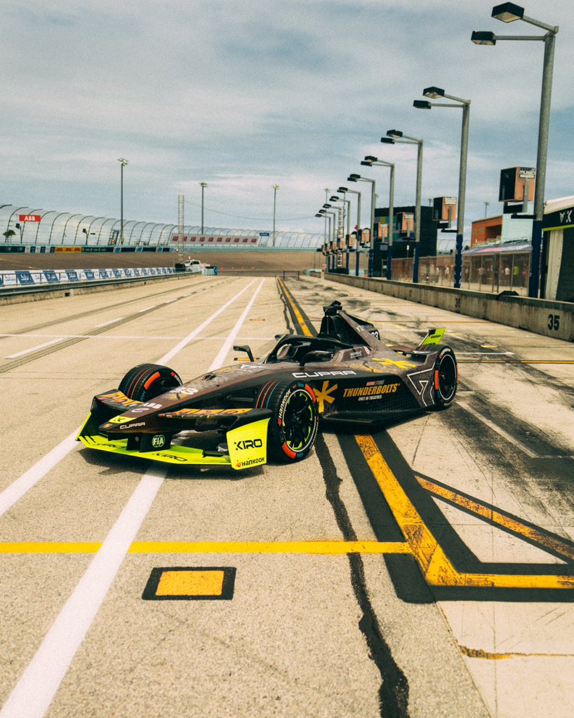 Cupra Kiro hace Cosplay de Marvel en el E-prix de&nbsp;Miami